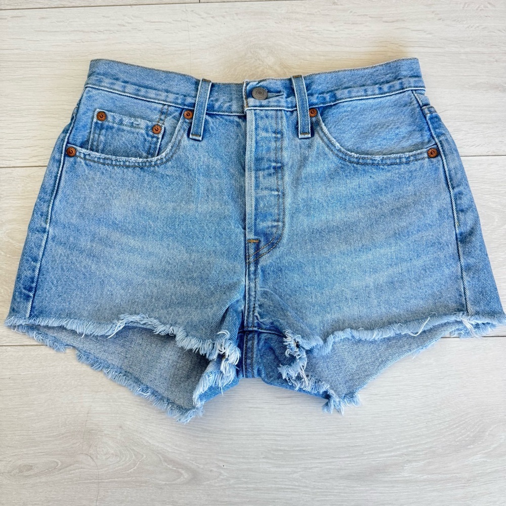Levi’s Short Button Fly Denim Jean Shorts Cut Off Size 27